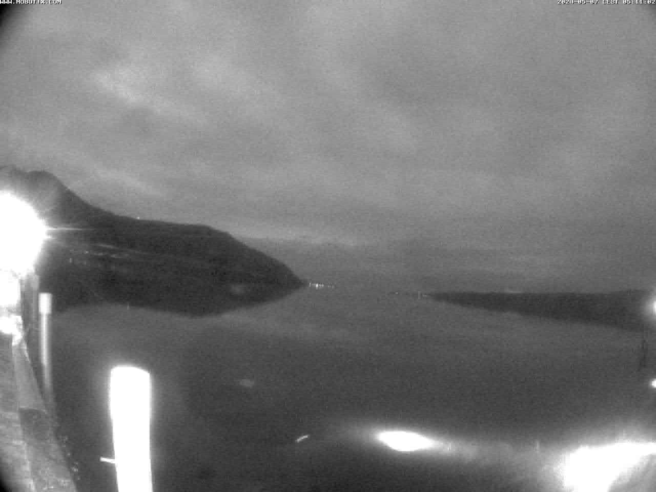 Webcambild mit Blick vom Hafen Ludwigshafen auf den Überlinger See in Richtung Alpen